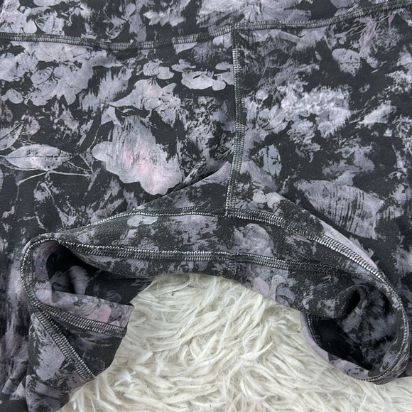Lululemon Align Pant II 25" Floral Illusion Ice Grey Multi - Picture 2 of 4